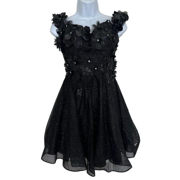 Dancing Queen Women’s Fit & Flare Appliqué Shimmer Prom Dress Black Size XS - Picture 2 of 12